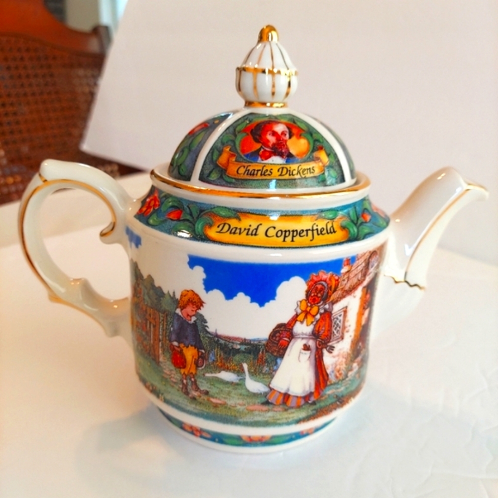 Sadler David Copperfield Teapot - Picture 2 of 10